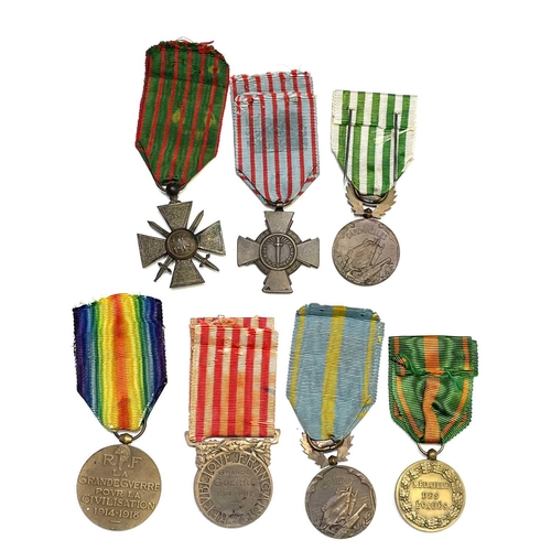 223 - France WWI Medals - 7 Medals. Medal Commemorative, Inter Allied Victory Medal, Medaille Commorative ... 