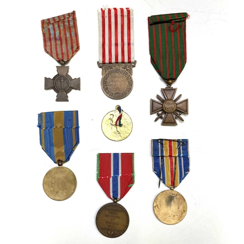 224 - France WWI Medals - 6 Medals. Medaille des Prisonniers, Medal for War Wounded, Medal for Civilian Wo... 