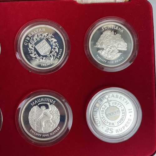 43 - 1977 Silver Jubilee G.B. and Commonwealth Sterling Silverproof Crowns. A cased set of 8 proof encaps... 