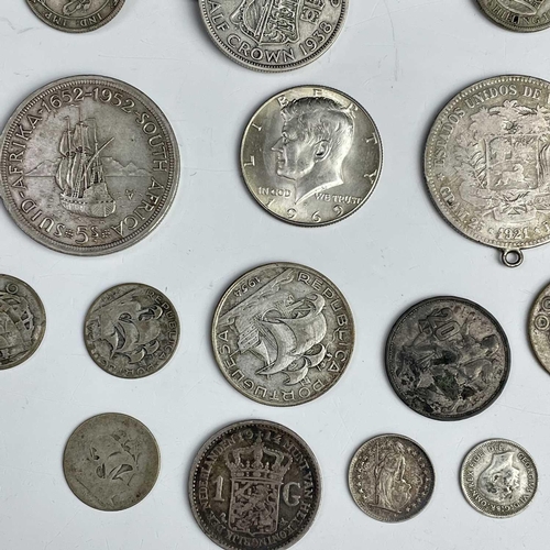 47 - British and World Silver Coinage. Lot comprises £1.87 of pre 1947 GB silver coins, 55p of pre 1920 G... 