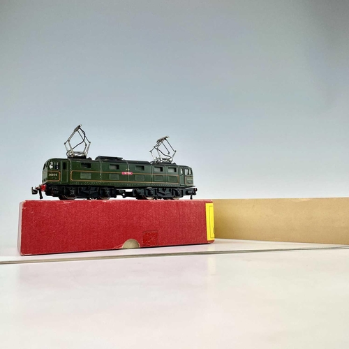 524 - Trix EM1 Bo-Bo OO Gauge Electric Locomotive. A boxed EM1Bo-Bo Electric Locomotive 26056 