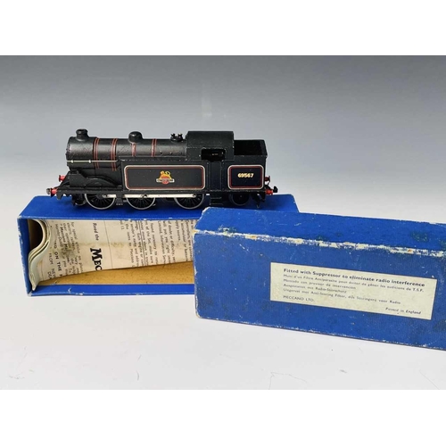 539 - Hornby Dublo 3 Rail N2 0-6-2T Tank Engine Model no. EDL17. A boxed black middle period British Railw... 