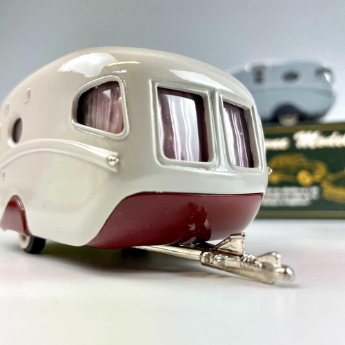 725 - Lansdowne Boxed Models 1:43 Scale. Comprising 1956 Willerby Vogue Caravan ref LDM 17 plus 1956 Wille... 