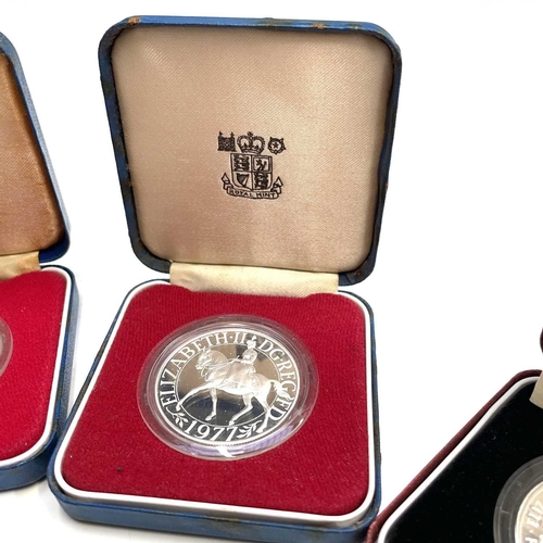 74 - Proof G.B Silver 25p / £5 Sized Coins (x5). Comprising cased 1972, 1977 (x2), 1981 25p proof coins p... 