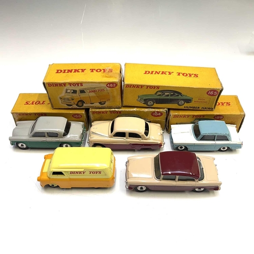 747 - Boxed Dinky Toys (x5). No.164 Vauxhall Cresta Saloon, no.165 Humber Hawk, no.168 Singer Gazette, no.... 