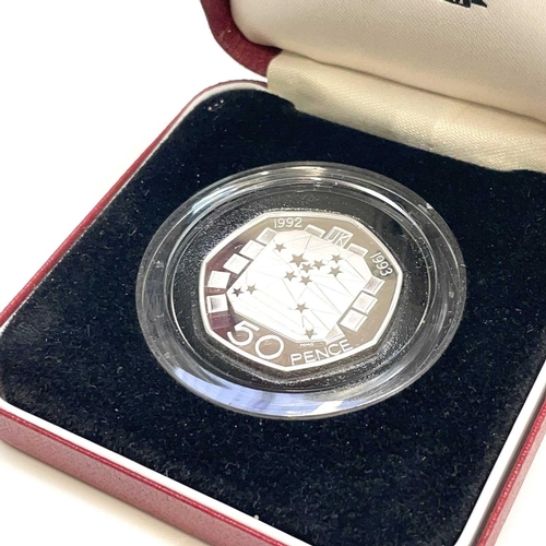 81 - G.B.Silver Piedfort 1992-93 EEC Presidency Proof 50 Pence. A 1992-93 silver proof Piedfort 50 pence ... 