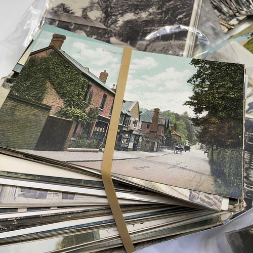 919 - Postcards - a large quantity including many of Cornish interest. A plastic tray containing approxima... 