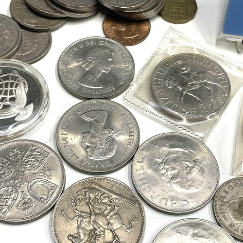 95 - Silver GB and USA Coins plus United Nations Silver Medallions, etc. Comprising: 1893 and 1898 Veiled... 