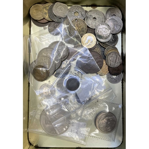 140 - Great Britain Post 1937 Coins and World Coinage. A tin containing: 1. Great Britain brass 3d coins: ... 