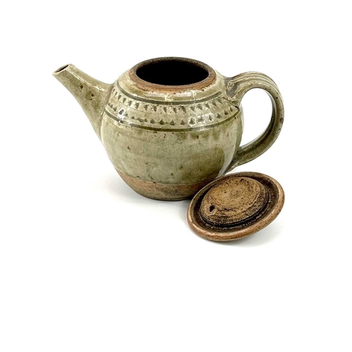 Richard BATTERHAM (1936-2021) Studio pottery teapot H12x W18CM