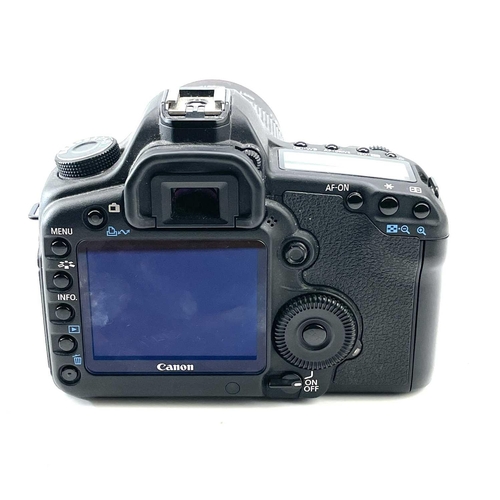 155 - A Canon EOS Mark II DSLR serial number 4151901089 fitted with a Vivitar Series 1 MC 1:8.0 f=500mm mi... 