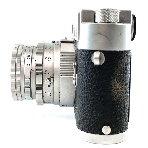 163 - A Leica Rangefinder M3 (Chrom-SS) chrome 1963 serial number 1070513 fitted with a Leitz Wetzlar Summ... 