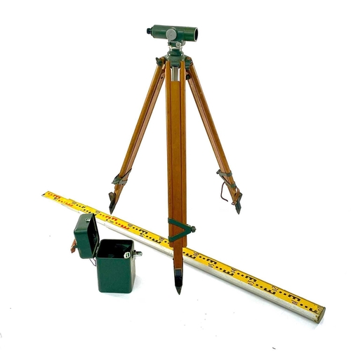 211 - A Hilger & Watts Autoset level, with green enamel finish, cased, together with folding tripod and st... 