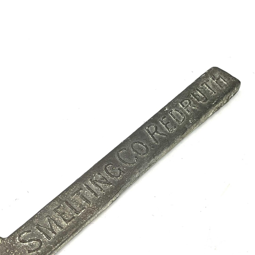 255 - The Cornish Tin Smelting Co Redruth ingot bar, length 39cm.