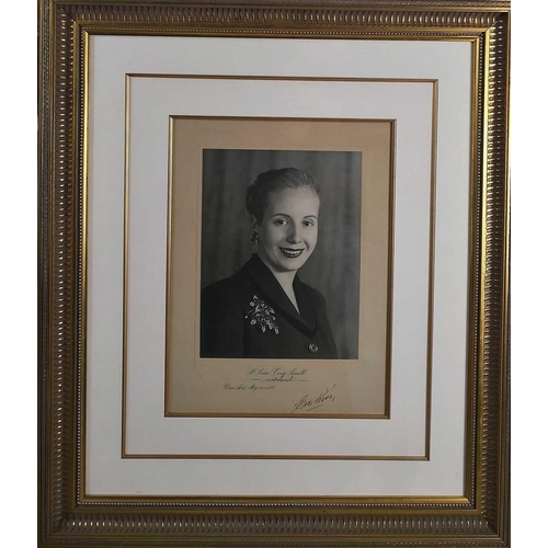 261 - Eva Peron (1919–1952), a signed black and white photograph. First Lady of Argentina from 1946 until ... 