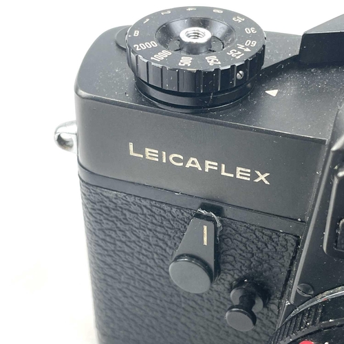 30 - A Leica Leicaflex SL SLR black 1973 batch 800 serial number 1342749 with a Leitz Wetzlar Serial numb... 