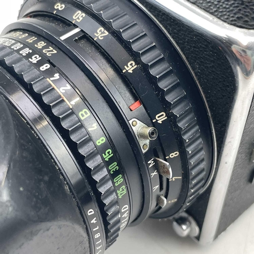 35 - A Hasselblad 500C/M 1974 serial number UI 157142 magazine box serial number UI 4565631 with a Carl Z... 