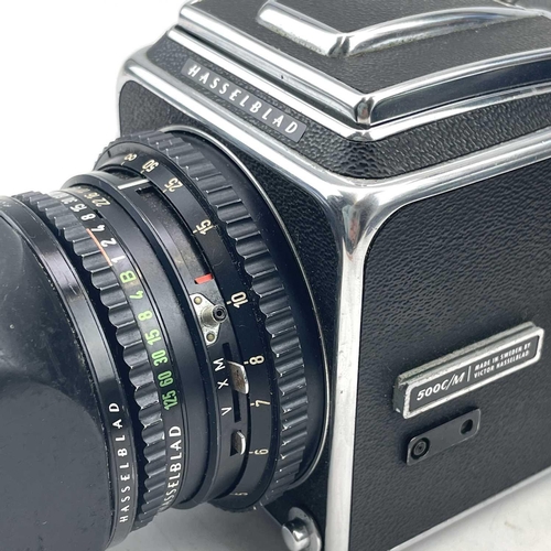 35 - A Hasselblad 500C/M 1974 serial number UI 157142 magazine box serial number UI 4565631 with a Carl Z... 