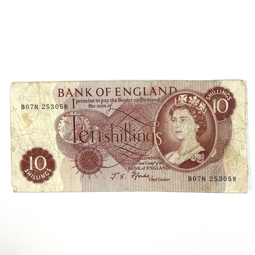 243 - Great Britain 10 Shilling and £1 Bank Notes. Comprising 2x 10 shilling notes - lower grade; 2x £1 no... 