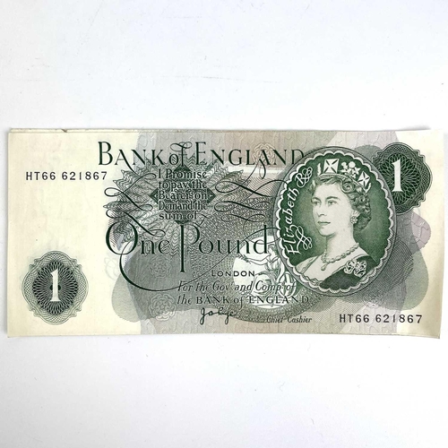 243 - Great Britain 10 Shilling and £1 Bank Notes. Comprising 2x 10 shilling notes - lower grade; 2x £1 no... 