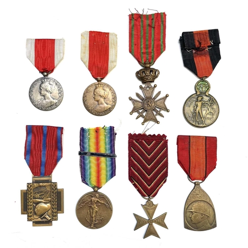 306 - Belgium WWI Medals - 8 Medals. Croix de Guerre, Yser Medal, Croix du Feu, Inter Allied Victory Medal... 