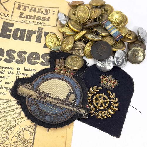 320 - Military, Shipping & Other Badges, Buttons & Other Miscellaneous Items. Military: Submariners blazer... 