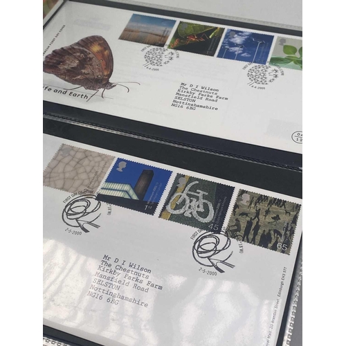 402 - Great Britain First Day Covers August 1999 up to March 2005 (x112). A binder containing 112 mint nea... 