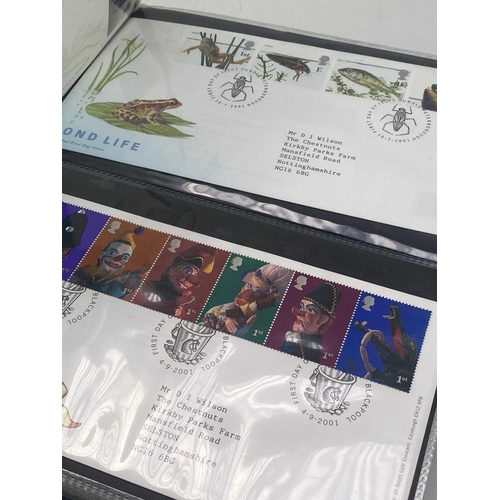 402 - Great Britain First Day Covers August 1999 up to March 2005 (x112). A binder containing 112 mint nea... 