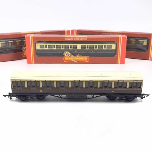 609 - Hornby/Triang-Hornby/Grafar 00 GWR Livery Railway Carriages. Comprising: 1: Hornby Boxed R122 Cleres... 