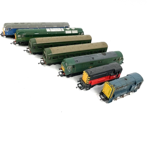 612 - Triang/Triang Hornby & Hornby Dublo 00 Gauge Diesels/Diesels Multiple Units Comprising: 1: Hornby Cl... 