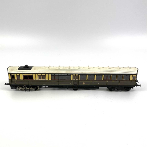 637 - GWR Steam Rail Motor 00 Gauge Carriages x 2. A pair of well painted and motorised GWR steam rail mot... 