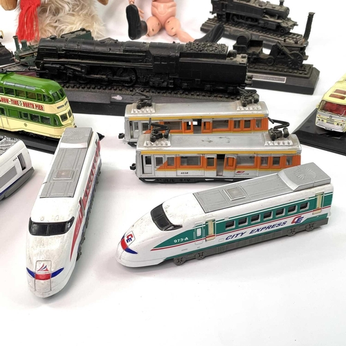 653 - Railway, Buses, Womble Figure etc. Comprising 6 black railway engines on plinths cast in attractive ... 