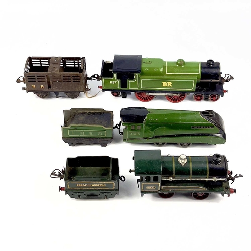 654 - 0 Gauge Hornby, Marx etc Tin Plate Railway Items. Comprising: 1: Locomotives A4 Pacific 4-6-2 no. 44... 