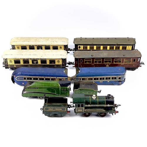 654 - 0 Gauge Hornby, Marx etc Tin Plate Railway Items. Comprising: 1: Locomotives A4 Pacific 4-6-2 no. 44... 