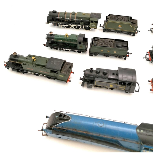 655 - Hornby etc 00 Gauge Model Railway Locomotives (x9) A tray containing nine locomotives - most appear ... 