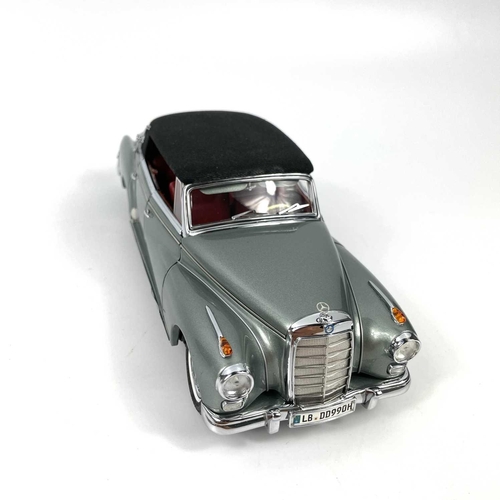 706 - CMC Exclusive Modelle 1:24 scale Mercedes Benz 1958-62 Type 300d Cabriolet D. A very high quality di... 