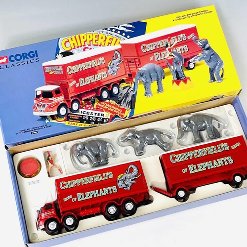 726 - Corgi Classics Chipperfield's Circus Boxed Vehicles with Figures. Comprises 6 boxed examples with va... 