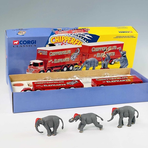 726 - Corgi Classics Chipperfield's Circus Boxed Vehicles with Figures. Comprises 6 boxed examples with va... 