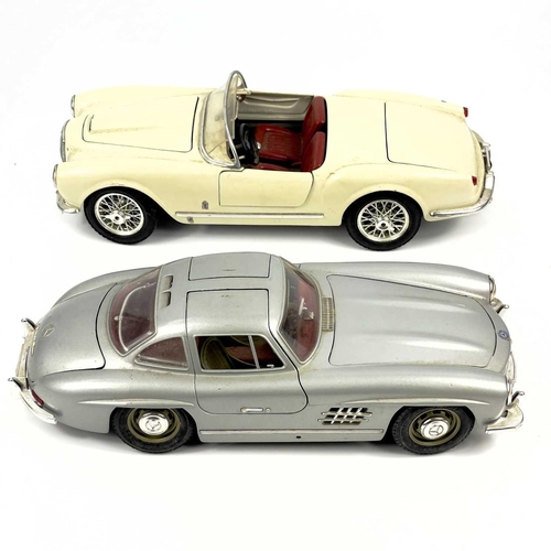 753 - Die Cast Cars Burago etc 1:18 & 1:24 Scale Plus Large Quantity Smaller Diecast Vehicles. Comprising ... 