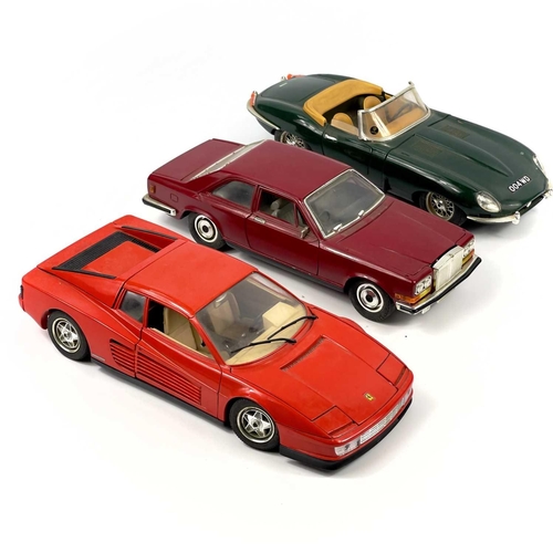 753 - Die Cast Cars Burago etc 1:18 & 1:24 Scale Plus Large Quantity Smaller Diecast Vehicles. Comprising ... 