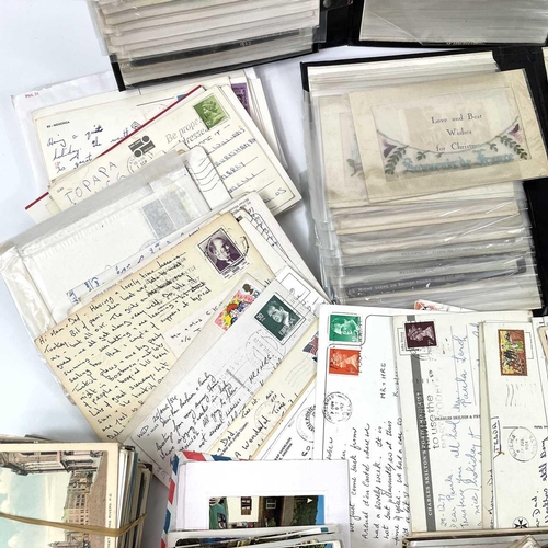 920 - Postcards - Foreign Topographical & Subject Cards. Approximately 700 cards partly sorted - including... 