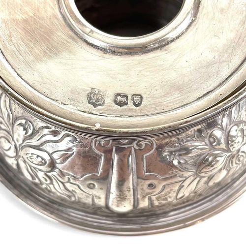 109 - A Victorian silver inkwell by lambert of Coventry Street London. With hinged lid and inner cover, th... 