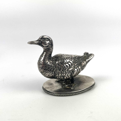 310 - A Victorian silver novelty model of a duck by Samuel Boyce Landeck. London 1901, height 4.5cm, 36g; ... 