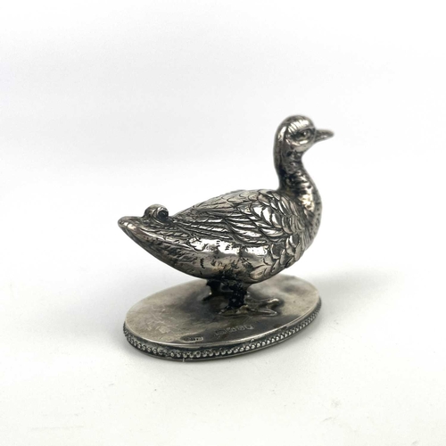 310 - A Victorian silver novelty model of a duck by Samuel Boyce Landeck. London 1901, height 4.5cm, 36g; ... 