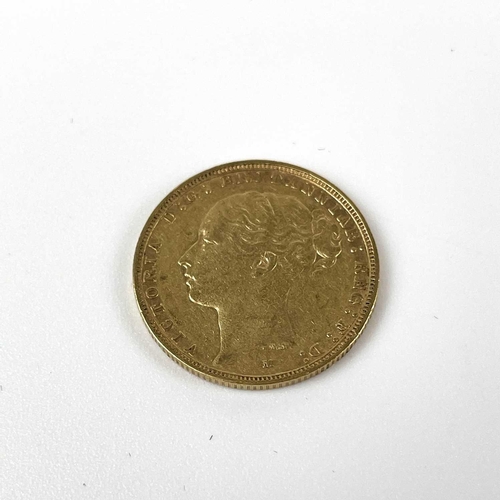 346 - an 1882 full sovereign coin. Young head Victoria.