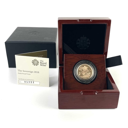 347 - A 2017 full sovereign coin. Within a Royal Mint fitted box with certificate.