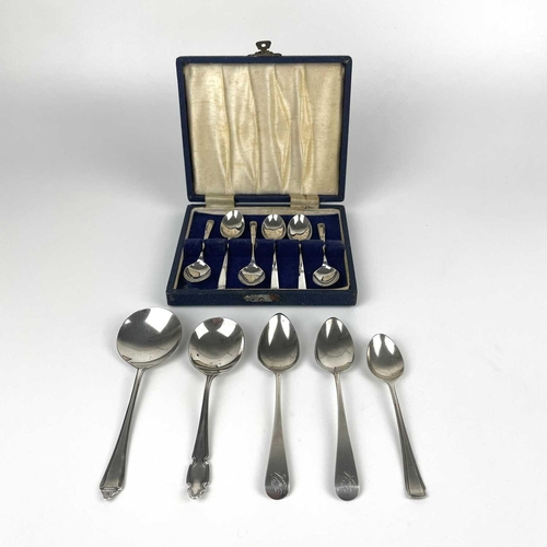 48 - A pair of George III silver teaspoons, London 1798. Together with a cased set of six modern teaspoon... 