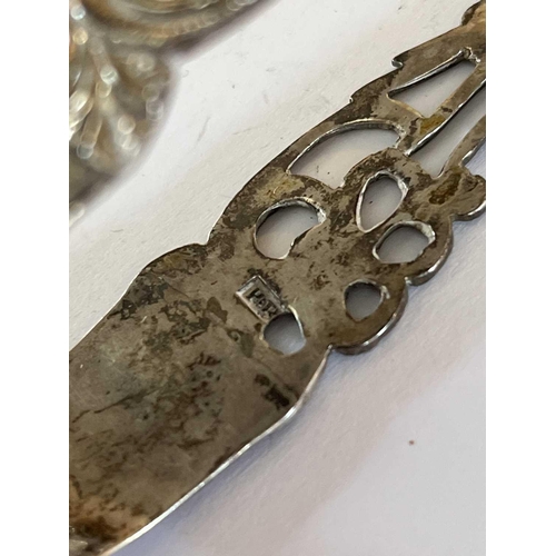 60 - A George III provincial silver pair of sugar tongs. Maker P.B, possibly Patrick Beatch of Newcastle,... 