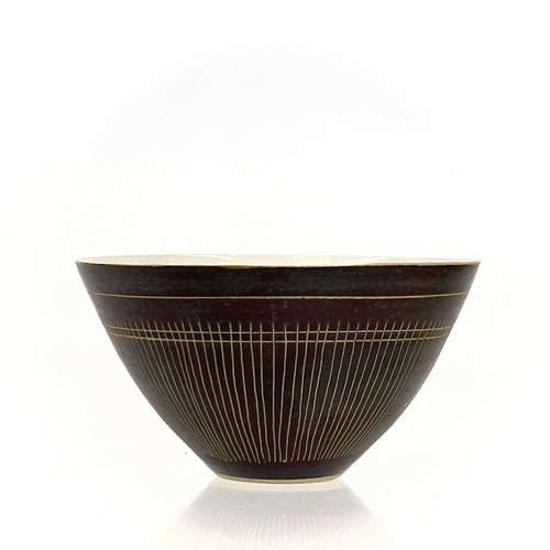 452 - Lucie RIE (1902-1995) Sugar Bowl, circa 1960 With manganese glaze and sgraffito decoration Impressed... 