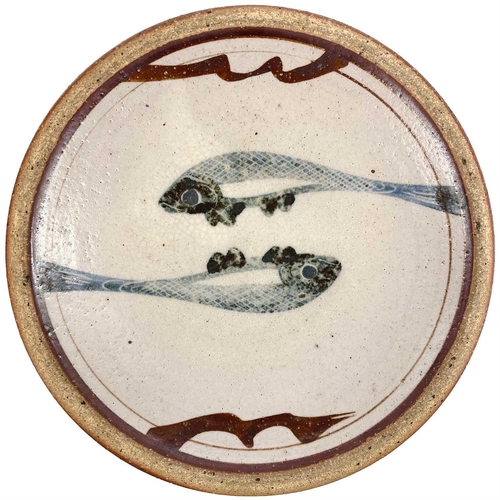 462 - Seth CARDEW (1934-2016) Four stoneware plates/shallow bowls  The plate decorated with fish measures ... 